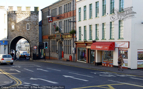 Photo of Chepstow, The George Hotel And Town Gate 2004
