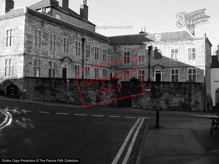 Photo of Chepstow, The Powis Almshouses 2004