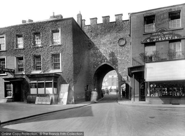 Photo of Chepstow, Town Gate 1925