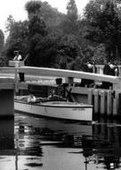 Negotiating The Lock 1961, Chertsey