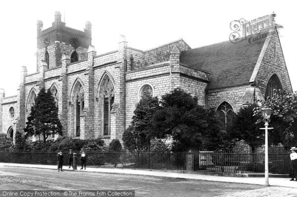 Photo of Chertsey, St Peter's Church 1904
