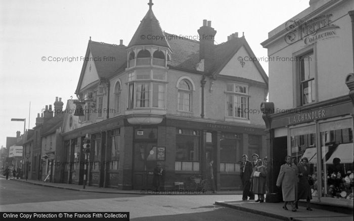 Photo of Chertsey, The Bell Inn 1954