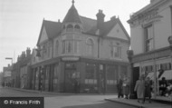The Bell Inn 1954, Chertsey