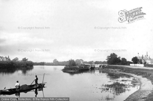 Photo of Chertsey, The Lock 1890