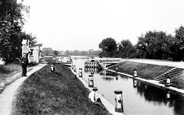 The Lock 1904, Chertsey