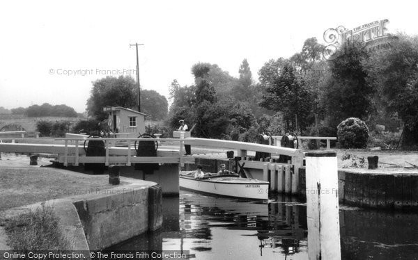 Photo of Chertsey, The Lock 1961