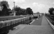 The Lock 1968, Chertsey