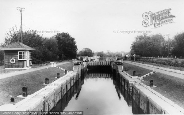 Photo of Chertsey, The Lock 1968