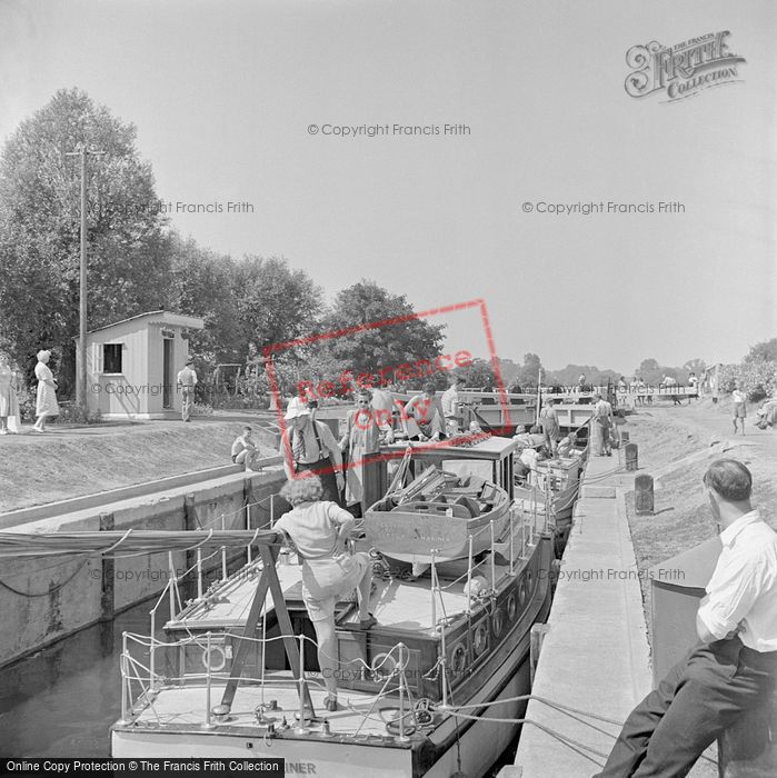 Photo of Chertsey, The Lock c.1950
