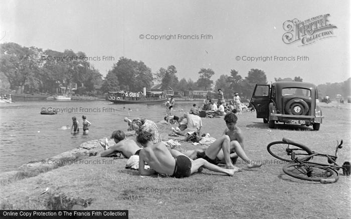 Photo of Chertsey, The River 1949