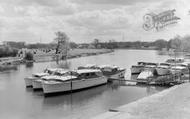 The River Thames 1962, Chertsey