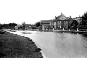 Waterside 1921, Chesham
