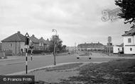 Bridge Road 1952, Chessington