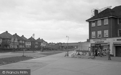 Bridge Road 1952, Chessington