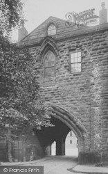 Abbey Gateway 1923, Chester