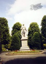 Grosvenor Park, Statue Of Richard Grosvenor 1989, Chester