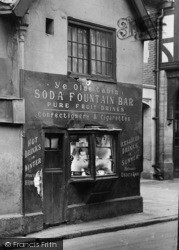 Ye Olde Cabin, Soda Fountain Bar 1929, Chester