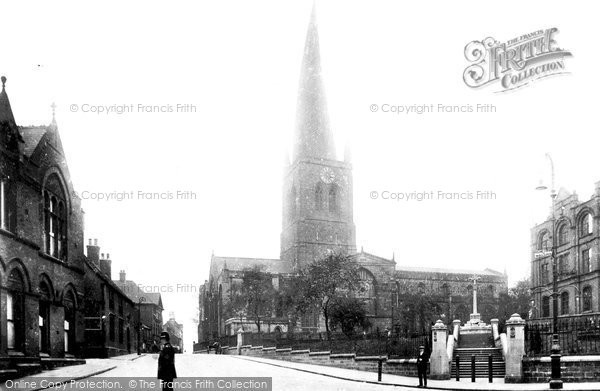 Photo of Chesterfield, Church Of St Mary And All Saints And Memorial Cross 1919