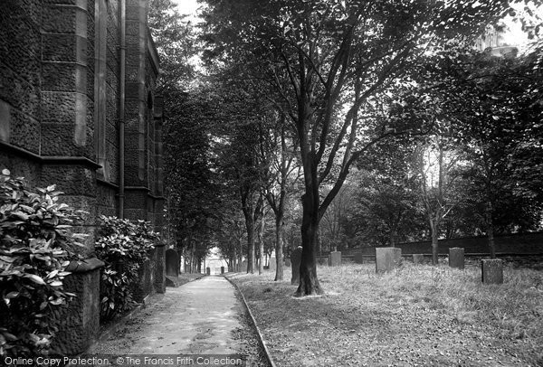 Photo of Chesterfield, Holy Trinity Church Walk 1914