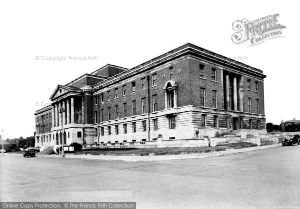 Photo of Chesterfield, Town Hall c.1955