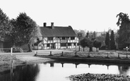 The Pond And Crown Inn c.1955, Chiddingfold