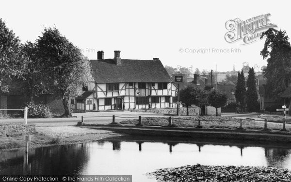 Photo of Chiddingfold, the Pond and Crown Inn c1955