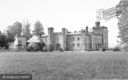 The Castle c.1955, Chiddingstone