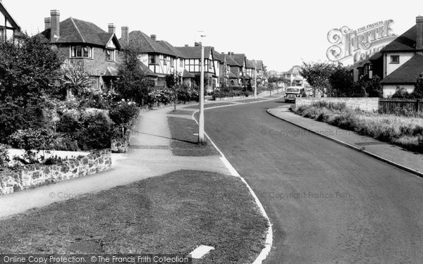 Photo of Chigwell, Daleside Gardens c.1965