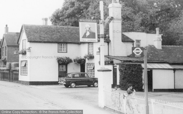 Photo of Chigwell Row, Two Brewers c.1965