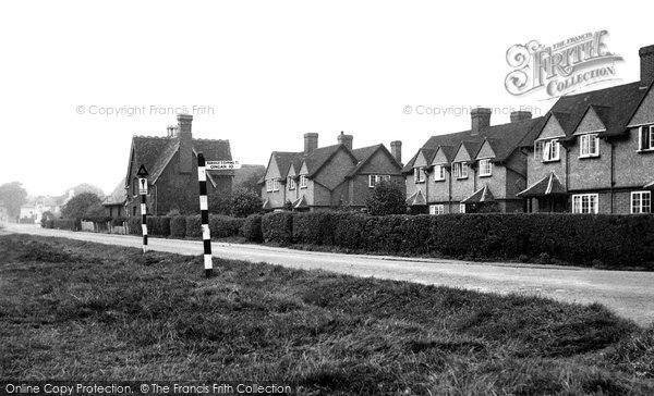 Photo of Chigwell Row, Village School And Common c.1955