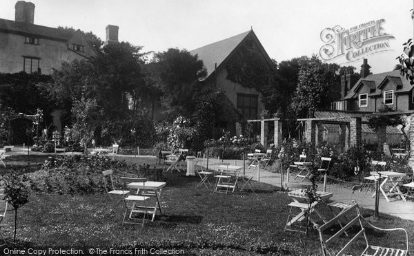 Photo of Chigwell, Ye Olde King's Head Gardens 1925