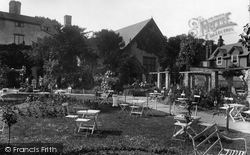 Ye Olde King's Head Gardens 1925, Chigwell