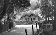 Village Entrance 1951, Chilbolton