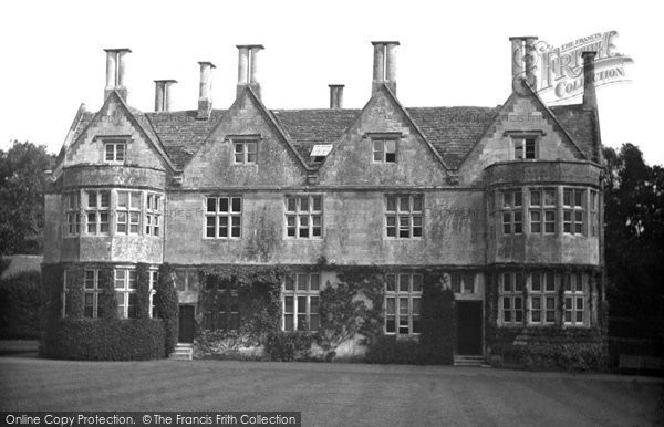 Photo of Child Okeford, Hanford House c.1900