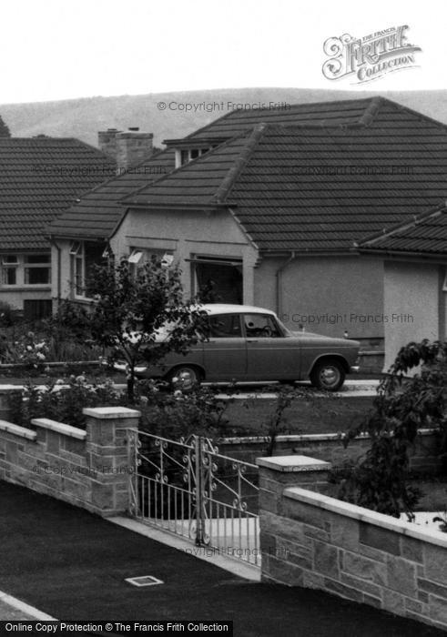 Photo of Child Okeford, Knotts Close c.1965