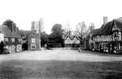 The Square 1903, Chilham