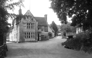 Woolpack Hotel 1925, Chilham