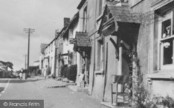 Village c.1950, Chillington