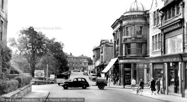 Photo of Chippenham, New Road c.1950