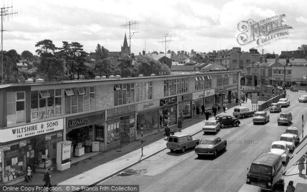 Photo of Chippenham, New Road c.1960
