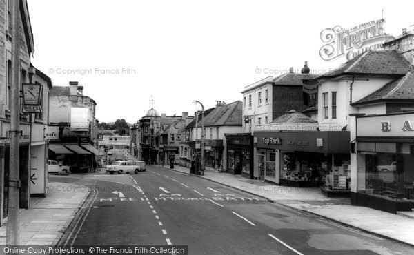 Photo of Chippenham, New Road c.1960