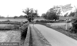 The Maud Heath Causeway c.1955, Chippenham