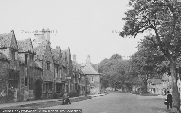 Photo of Chipping Campden, High Street And Grevel House c.1955