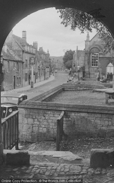 Photo of Chipping Campden, High Street From Market Hall c.1950