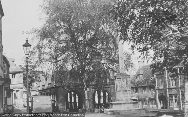 Photo of Chipping Campden, Market Square c.1950