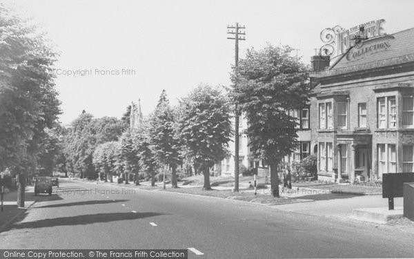 Photo of Chipping Norton, New Street c.1960