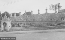 The Almshouses c.1950, Chipping Norton