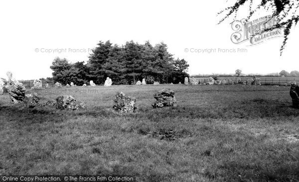Photo of Chipping Norton, The Rollright Stones, The King's Men c.1960