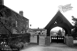The Hotel And Lych Gate c.1950, Chirbury