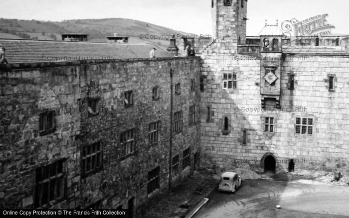 Photo of Chirk, Castle, The Inner Courtyard 1948